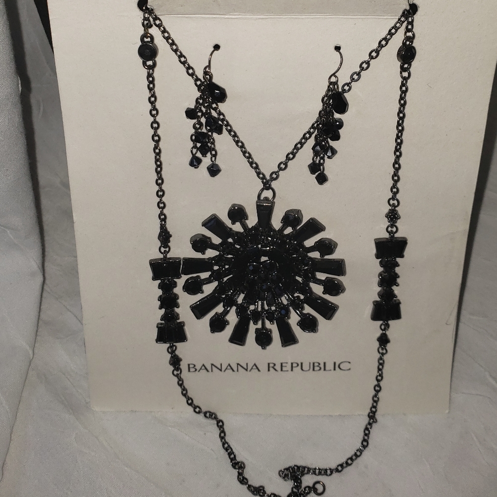 Banana Republic Necklace & Earrings